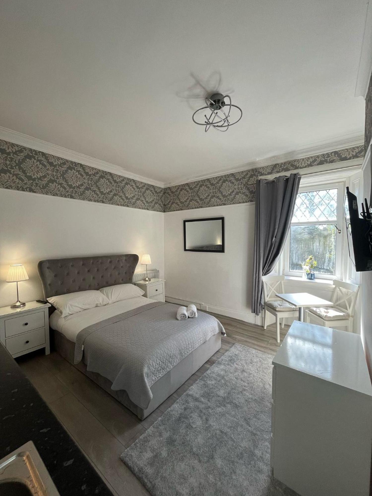 Bemersyde Guest House กลาสโกว์ ภายนอก รูปภาพ